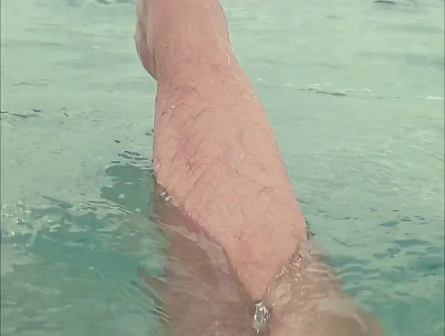 Download: Fetischdomina - FOOTSIE MILF