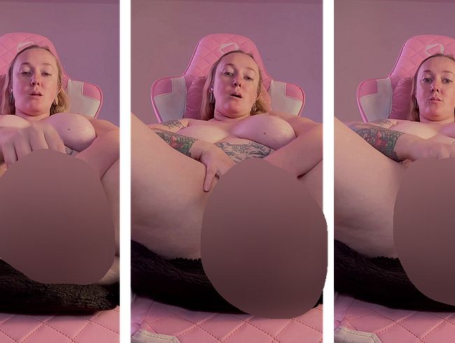 Download: Fetish_Girl - Tentakel-Masturbation auf dem Stuhl