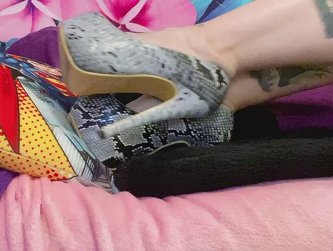 Download: Fetish_Girl - zieh meine High Heels aus