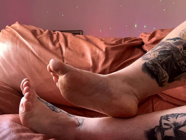 Download: Fetish_Girl - JOI, verehre meine Füße