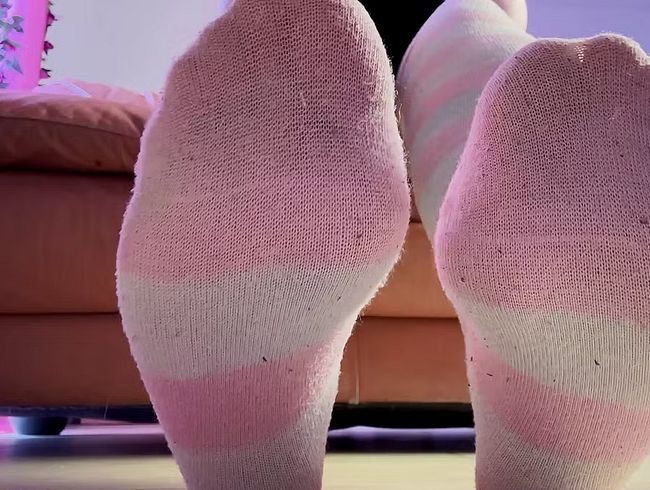 Download: Fetish_Girl - Hausaufgabensklavin für ein Schulmädchen in Kniestrümpfen