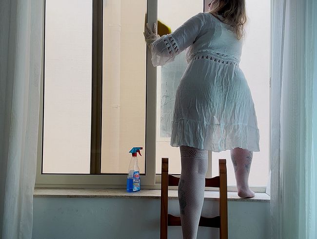 Download: Fetish_Girl - das Fenster putzen