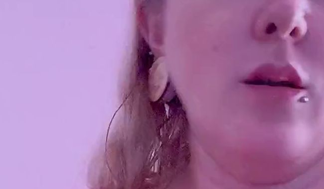 Download: Fetish_Girl - Ich spiele mit Brüsten für dich