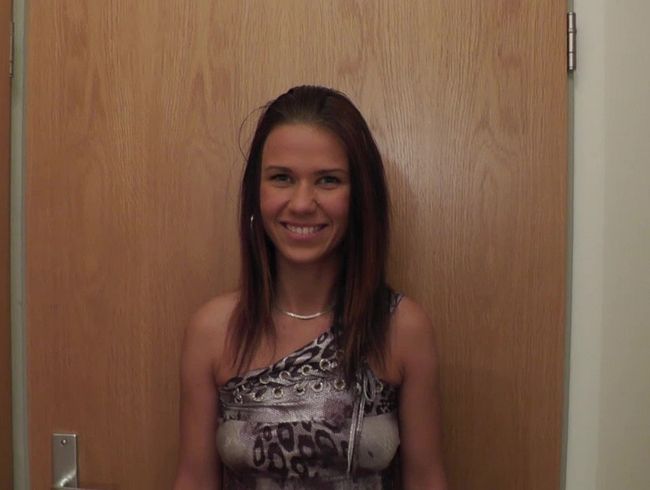 Download: Fickfreundinnen - 18 - 1 Triebhaftes Luder gefickt und geschwängert