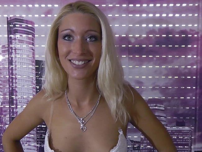 Download: Fickfreundinnen - 29 - 1 Triebhaftes Luder gefickt und geschwängert