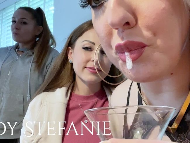 Download: FinDomLadyStefanie - Eine Vase voll Rotze