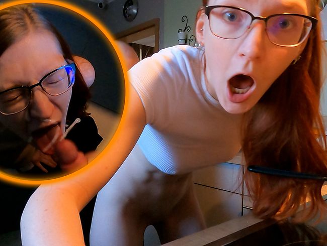 Download: FinaFoxy - SCHOCK beim Mittagessen!!! Hose runter und rein!