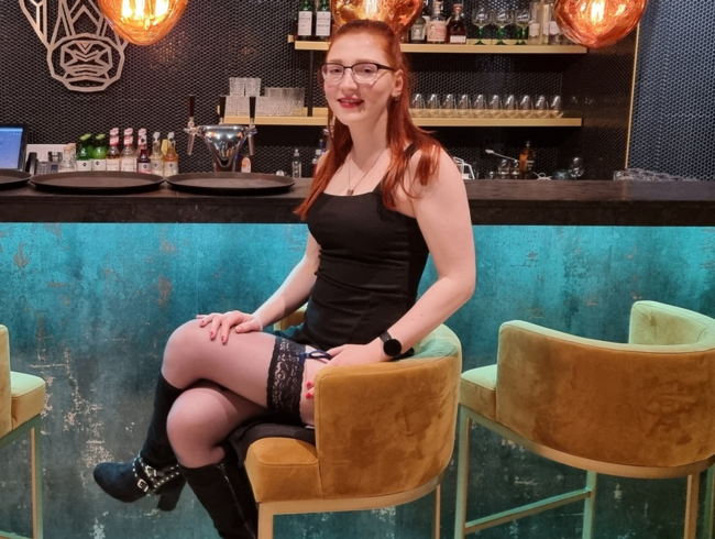 Download: FinaFoxy - Vom User in der Bar abgeschleppt.