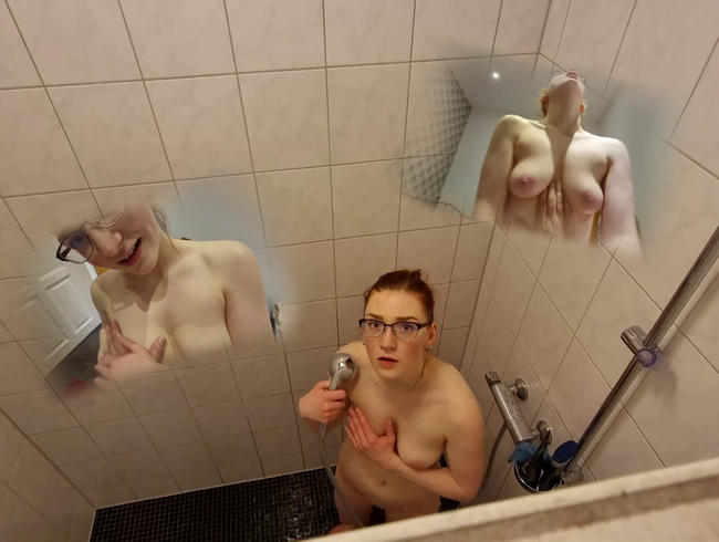 Download: FinaFoxy - Perverser Spanner spritzt meine Teeny-Pussy voll!!!