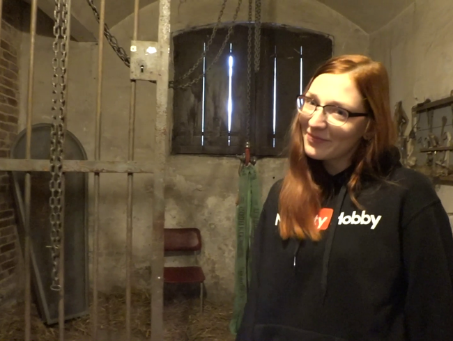 Download: FinaFoxy - Kehlengefickt im Metzelkeller des Todes!!!