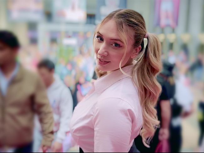 Download: Fiona-Fuchs - VENUS 2025 - Es wird wieder entsaftet - endlich mit MILF Titten