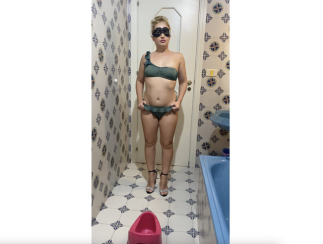 Download: FlickrGirl - Ich hab Pipi gemacht! Teil XVII - Geil in ein klo gepisst