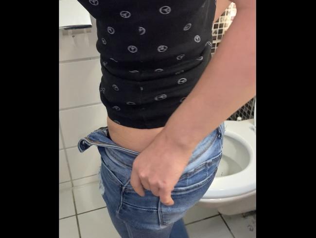 Download: FlickrGirl - Ich hab Pipi gemacht - X