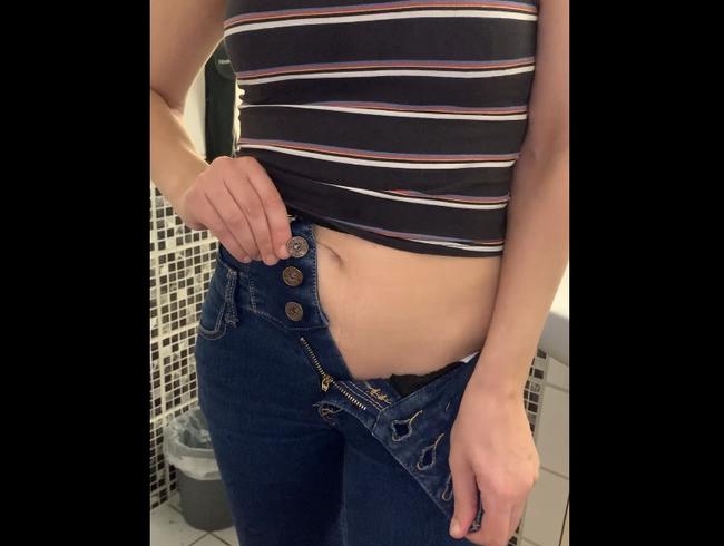 Download: FlickrGirl - Ich hab Pipi gemacht XII