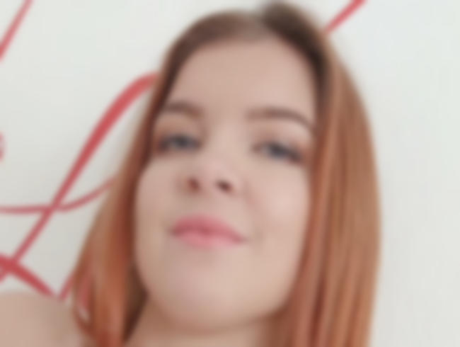 Download: FrecheFoetzchen - Extremes Gangbang-Chaos! Alle Schwänze stecken in meinen Löchern fest!