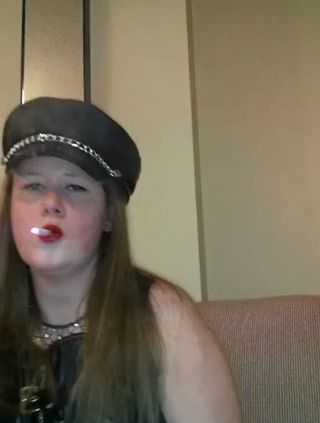 Download: FrenchBrigitte - Rauchen zum Vergnügen