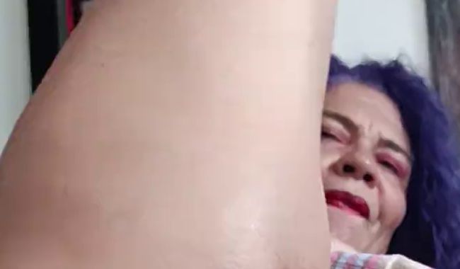 Download: FreyaDevil - Freya Devil zertrümmert ihren Arsch mit ihrem Lieblingsdildo!