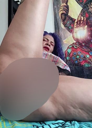 Download: FreyaDevil - Freya Devil zertrümmert ihren Arsch mit ihrem Lieblingsdildo!