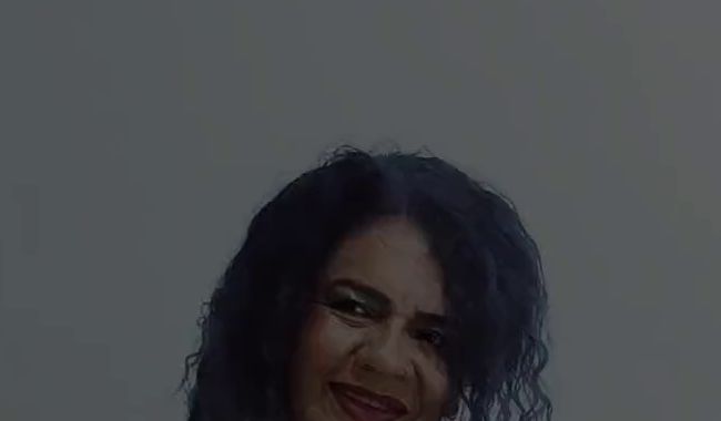 Download: FreyaDevil - Smoke & Legs: Gehorche, während ich brenne