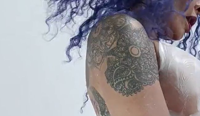 Download: FreyaDevil - Auf meinen Knien, tropfend und dominierend