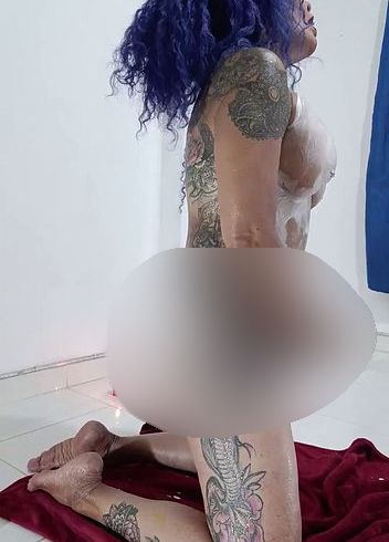 Download: FreyaDevil - Auf meinen Knien, tropfend und dominierend