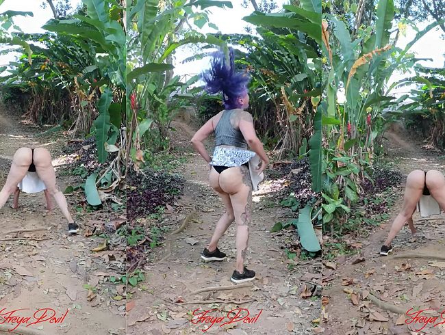 Download: FreyaDevil - Reife Schlampe in Froschstellung – bereit, wie ein schmutziges Spielzeug benutzt zu werden