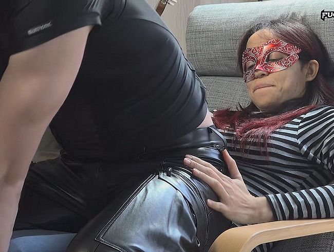 Download: FucknFetish - a Braune Schönheit Tanzt Für Dich!-