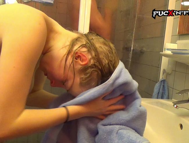 Download: FucknFetish - Sei Heimlich Beim Duschen Dabei - Part 2/2