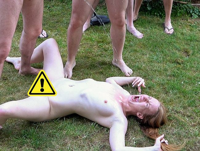 Download: FunFuckPaar - OUTDOOR ABGEFICKT UND VOLLGEPISST - Creampie GangBang