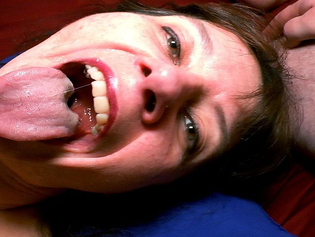 Download: FunFuckPaar - DORF-NUTTE (48) FICKT MIT 8 SCHWÄNZEN - Creampie GangBang