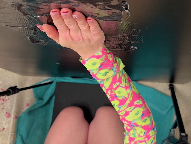 Download: GangBangKitty - Gloryhole - POV Ansicht - Jeder Schwanz wird gelutscht der durchs Loch kommt bis zum abspritzen