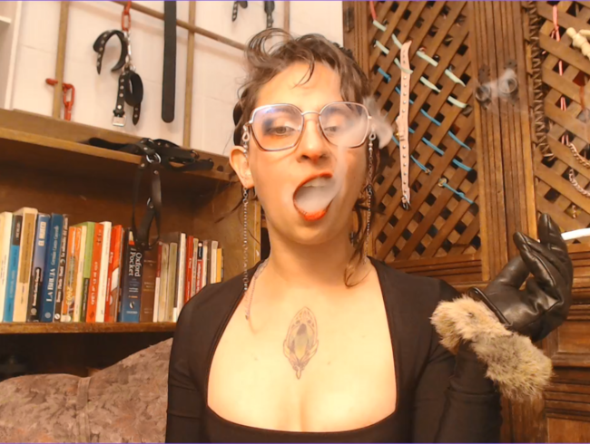 Download: GasparHauser - Komm mit mir zum Rauchen, ich brauche einen Aschenbecher