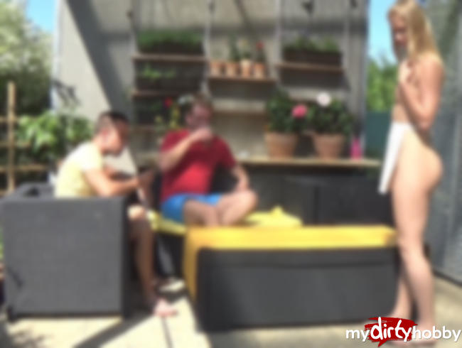 Download: Geile-Blondchen - Flotter Dreier mit notgeilem Blondienchen!