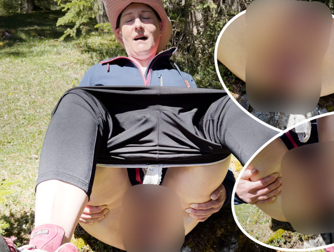 Download: GeileDEERN - Pissfotze nutzt die Wanderpause