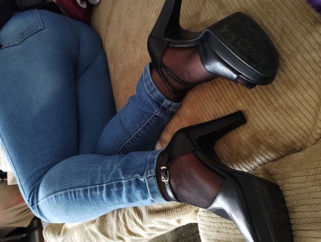 Download: Gingerred - Ich Wichse meine frisch rasierte Pussy