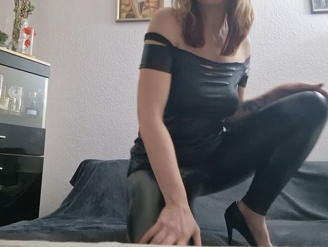 Download: Glory-Glasses - Praller Arsch in Leggings