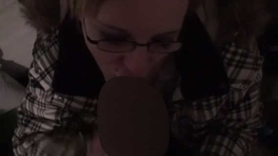 Download: Glory-Glasses - Maulfotze will dein Sperma