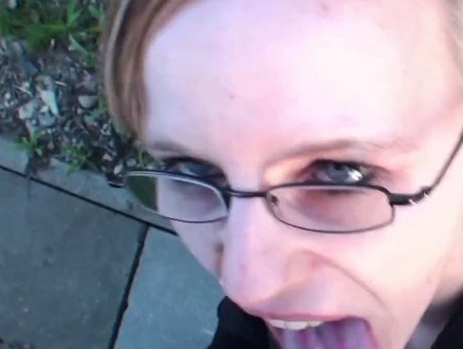 Download: Glory-Glasses - Versauter Outdoor Blowjob