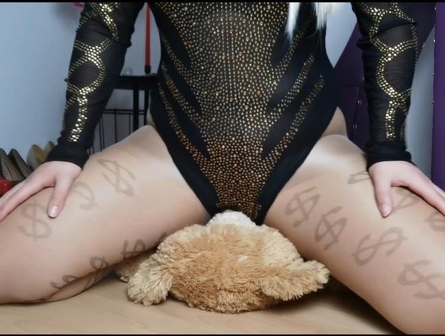 Download: Goddess_Violett - Ted verführt mit Facesitting