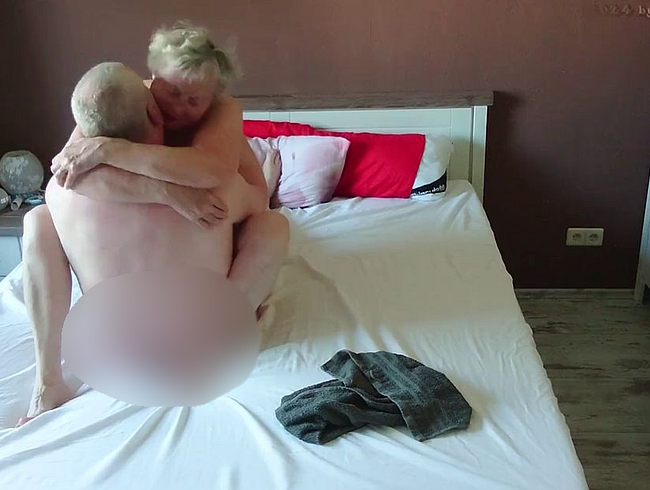 Download: Goldschatz59 - Ich bin eine Notgeile Alte 3 ** Ficken **