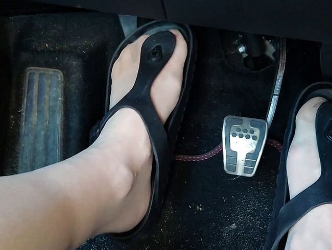 Download: Goldschatz59 - Pedal Pumping in Birkenstocks