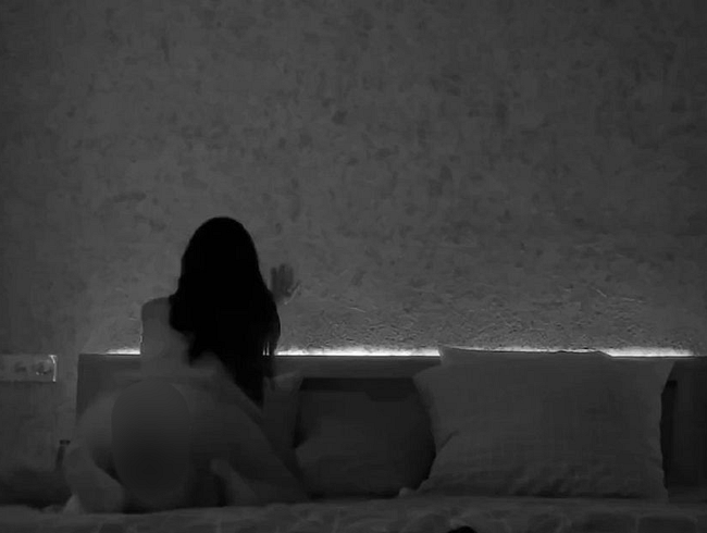 Download: HOTSEXTAPE - Versteckte Kamera im Hotel! Echter Sex und Cumshot! Echtes Paar