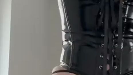 Download: Hausfrau1980 - Sexy Outfit