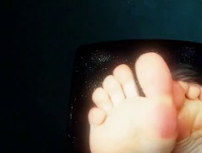 Download: HeidixMISS - Sexy Füße necken :*(ohne Ton)