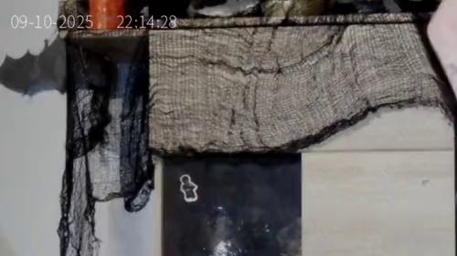 Download: HeissesRotkaeppchen - Schwanzgeile Sukkubus bläst Schwanz und wird zeitgleich von Fickmaschine gefickt