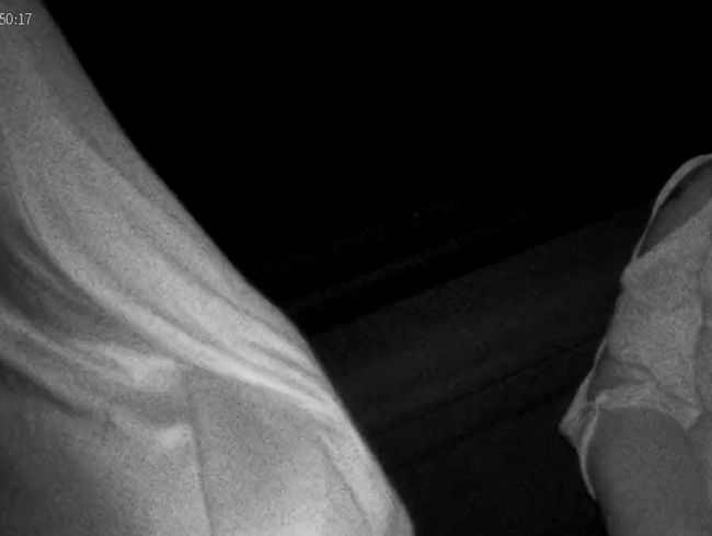 Download: HeissesRotkaeppchen - Vibratorspiel im Auto in Nachtsicht