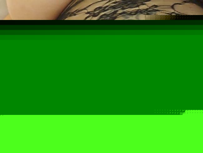 Download: Holy-Molly - Titten, Schwanz reibt Pussy, fingern, squirten, ficken alles