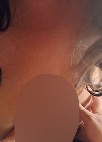 Download: Holy-Molly - Er holt sich ein auf meine Geölten Titten runter / Tittenfick ??