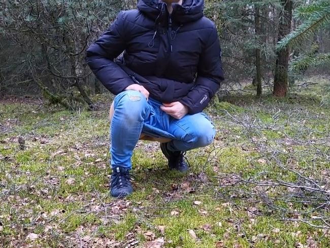 Download: Honey-Bitch - Sonntags Pipi