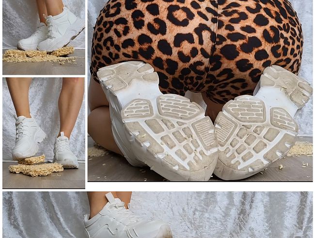 Download: Honey-Bitch - Geile Crushaktion